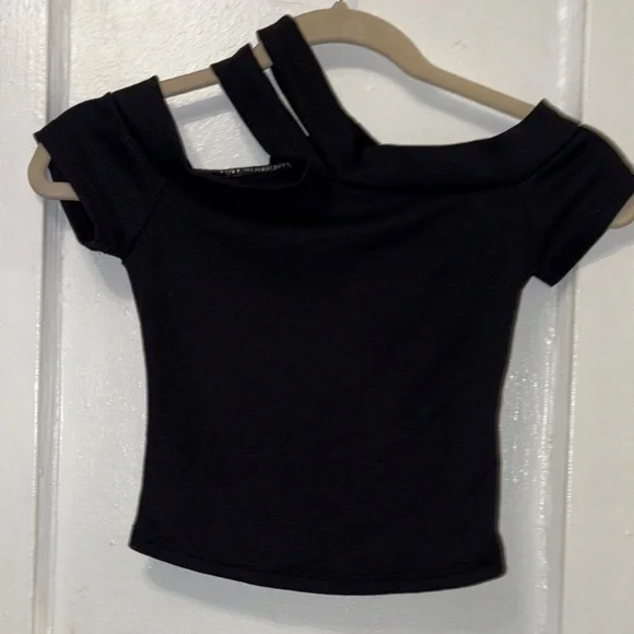 SHEIN Black Asymmetrical Kids Tee - Picture 1 of 3